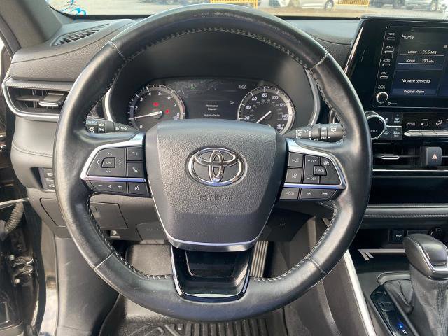 Used 2021 Toyota Highlander XSE image 18