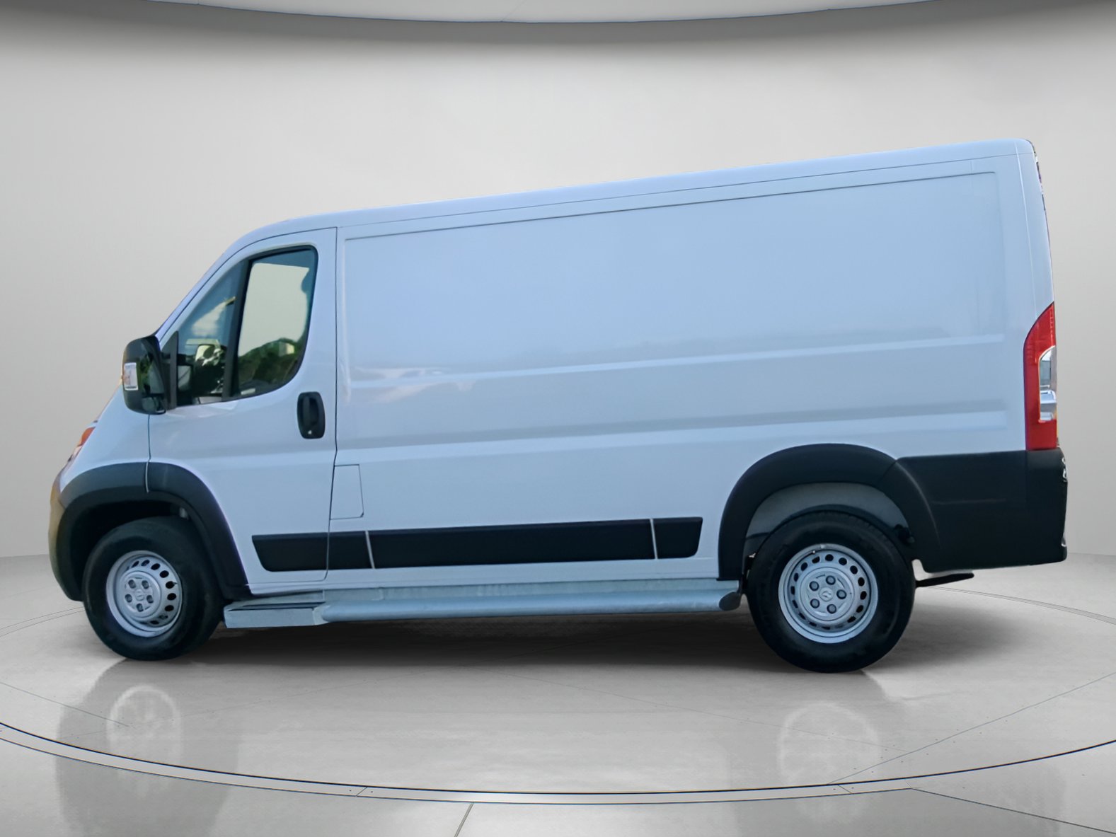 Used 2025 RAM ProMaster 2500 w/ U-Haul Equipment Group FWD image 18