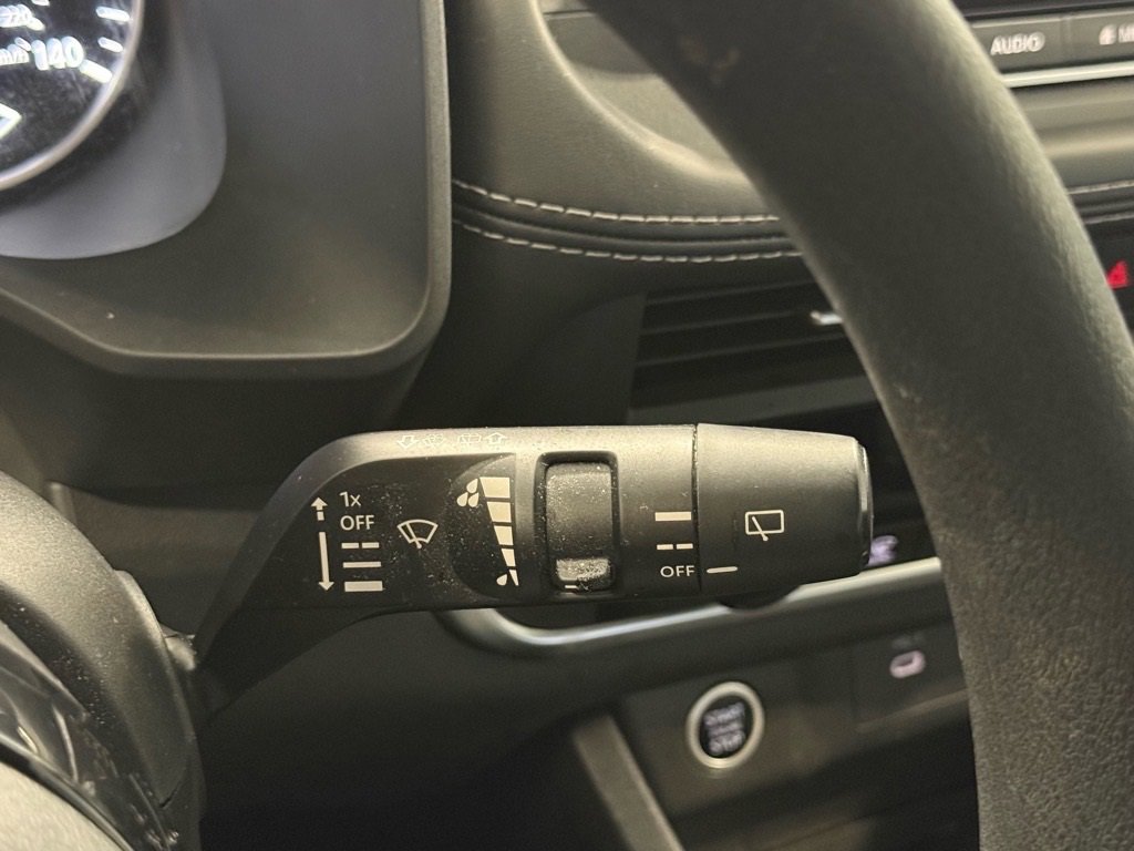 Used 2023 Nissan Rogue SV image 20