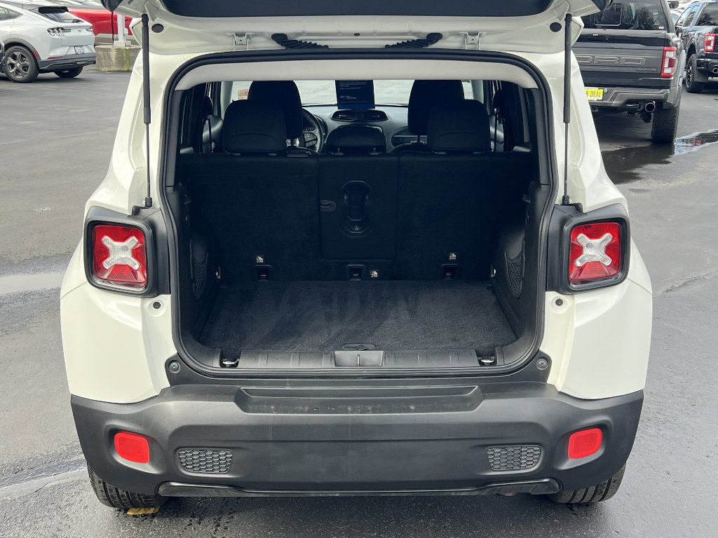 Used 2018 Jeep Renegade Altitude AWD/4WD image 11