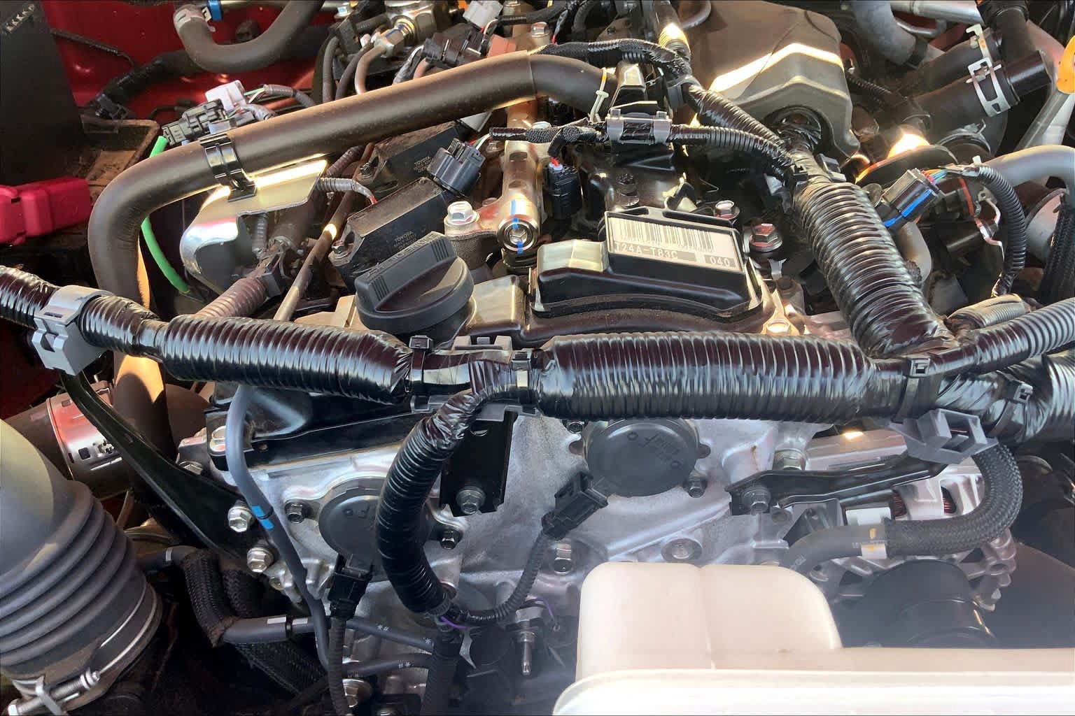 Used 2025 Toyota Tacoma SR5 AWD/4WD image 33