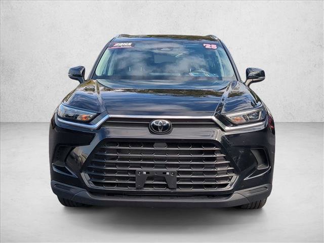 Used 2025 Toyota Grand Highlander XLE video 2