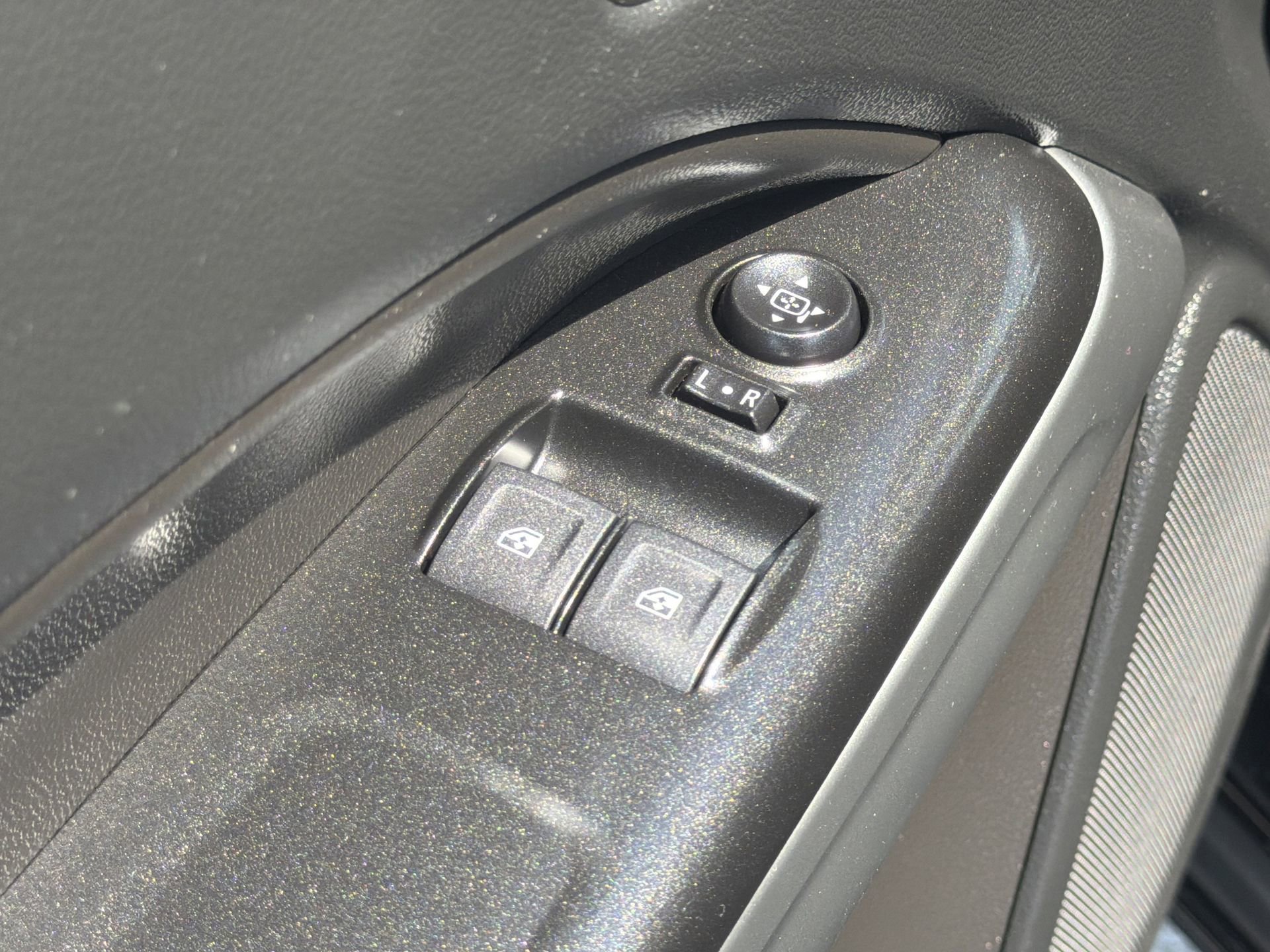 Used 2022 Chevrolet Colorado LT w/ Fleet Safety Package image 21