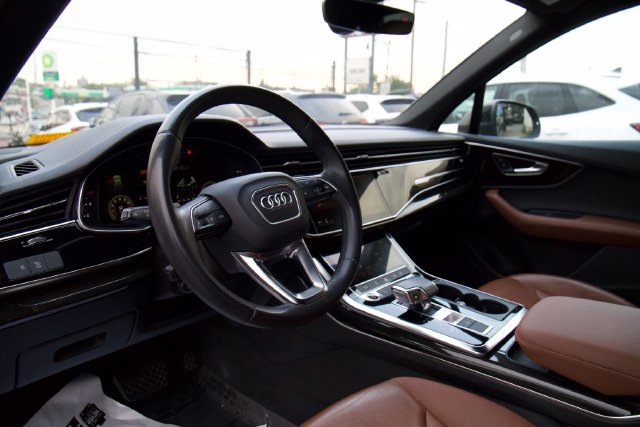 Used 2023 Audi Q7 2.0T Premium w/ Convenience Package AWD/4WD image 13