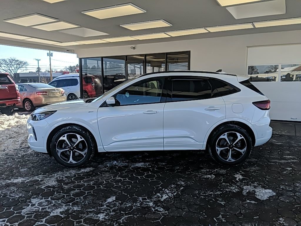 Certified 2023 Ford Escape ST-Line Elite w/ Premium Technology Package image 6