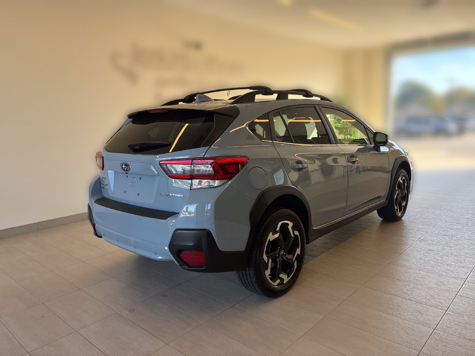 Used 2023 Subaru Crosstrek 2.5i Limited w/ Moonroof Package AWD/4WD image 2