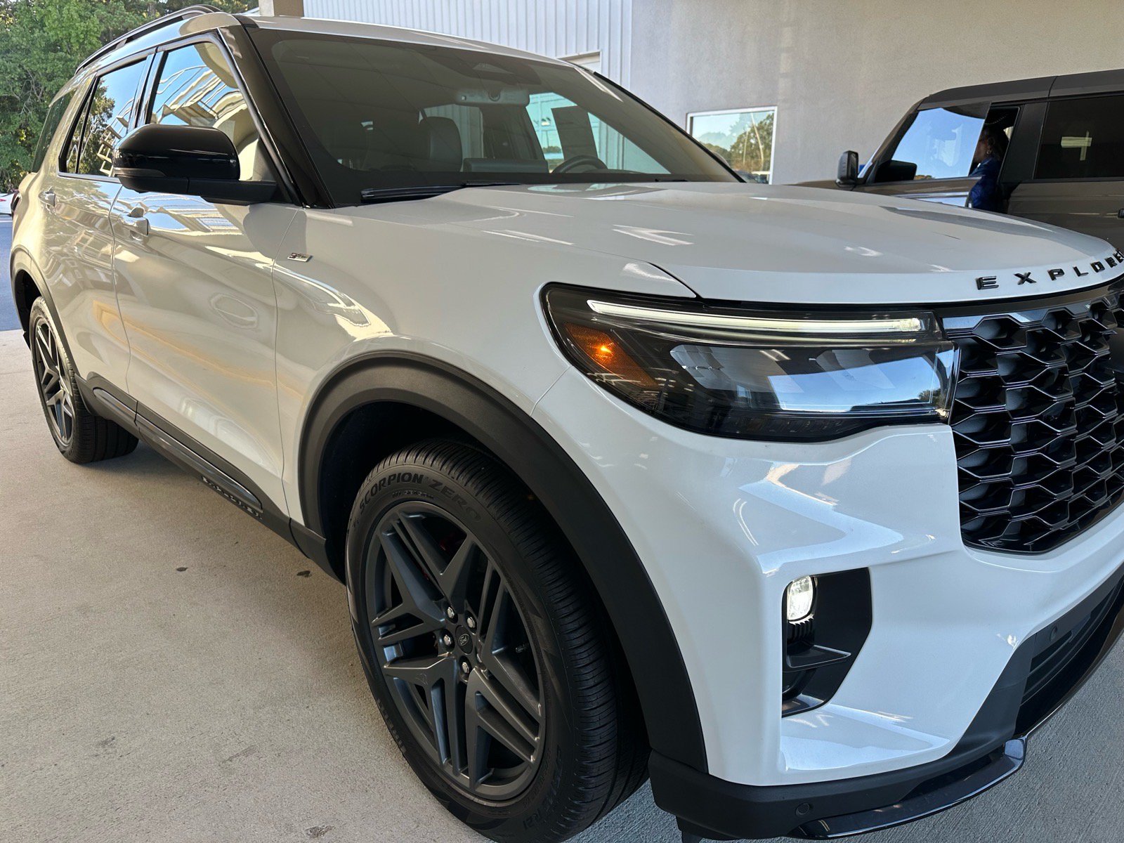 Certified 2025 Ford Explorer ST-Line w/ Premium Package AWD/4WD image 8