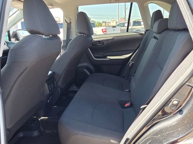 Used 2022 Toyota RAV4 LE FWD image 12