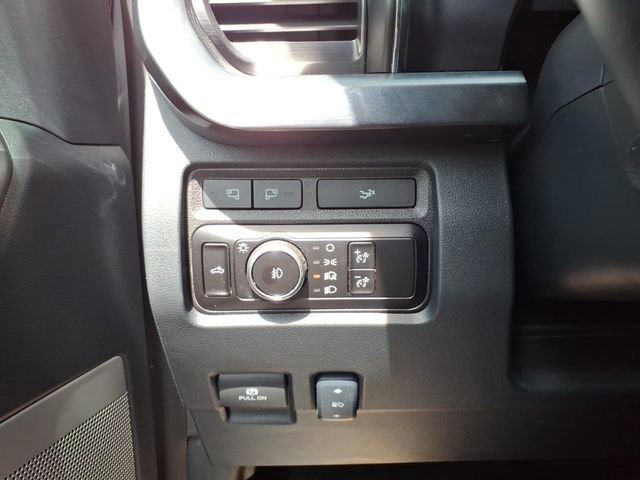 Certified 2024 Ford F250 Lariat w/ Lariat Ultimate Package AWD/4WD image 27