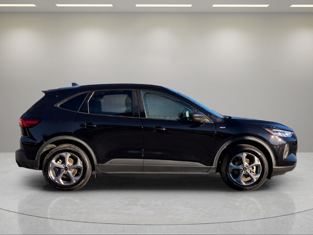 Certified 2025 Ford Escape ST-Line AWD/4WD image 9