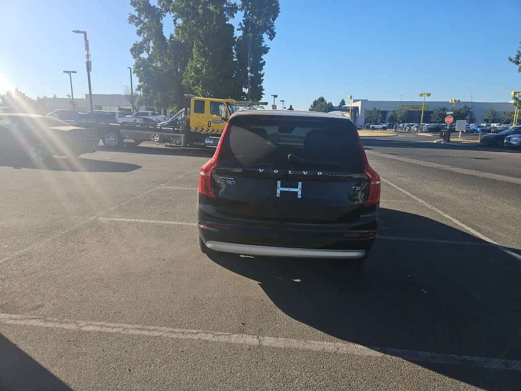 Used 2022 Volvo XC90 T5 Momentum AWD/4WD image 6
