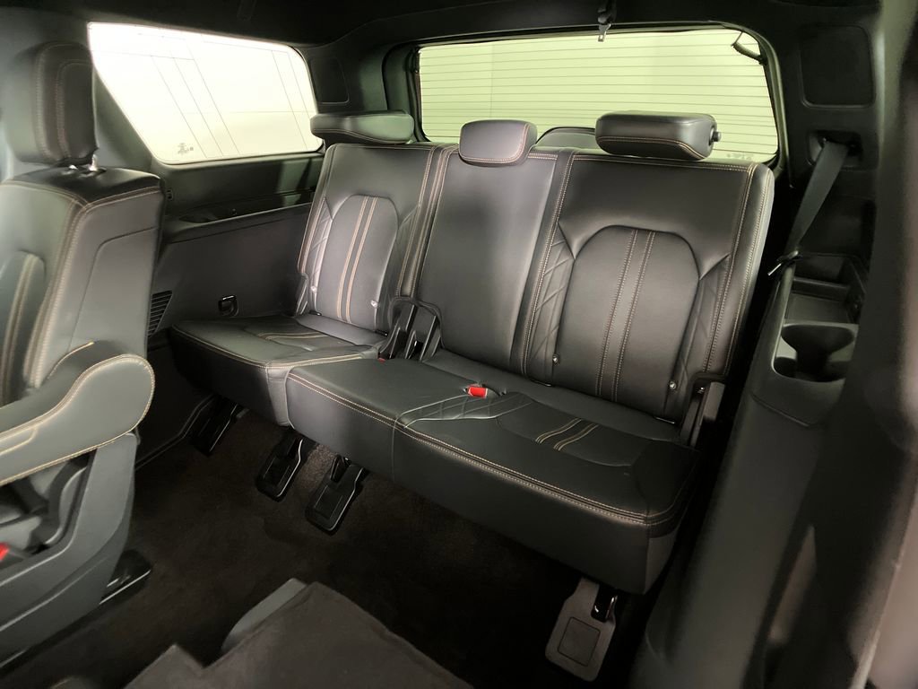 Certified 2023 Ford Expedition Platinum image 32