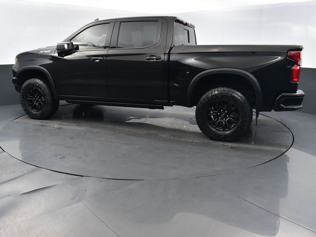 Used 2025 Chevrolet Silverado 1500 ZR2 w/ Technology Package image 2