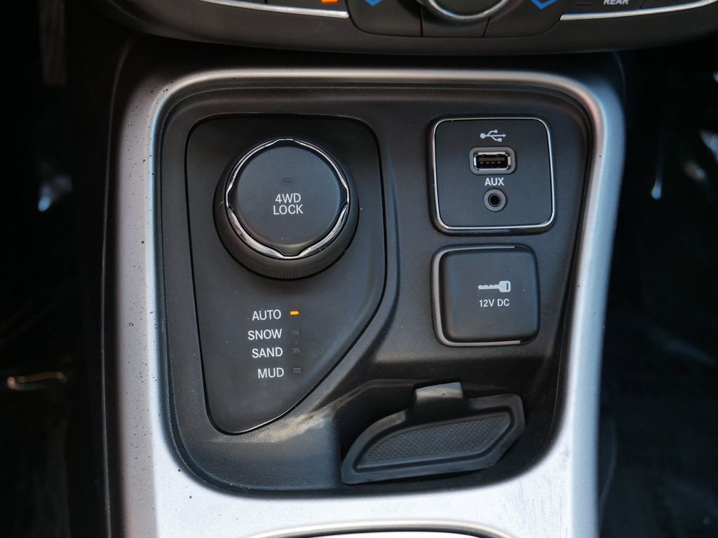 Used 2019 Jeep Compass Latitude w/ Popular Equipment Group AWD/4WD image 25