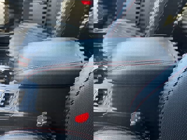 Certified 2025 Ford Escape ST-Line Elite w/ Premium Technology Package image 38