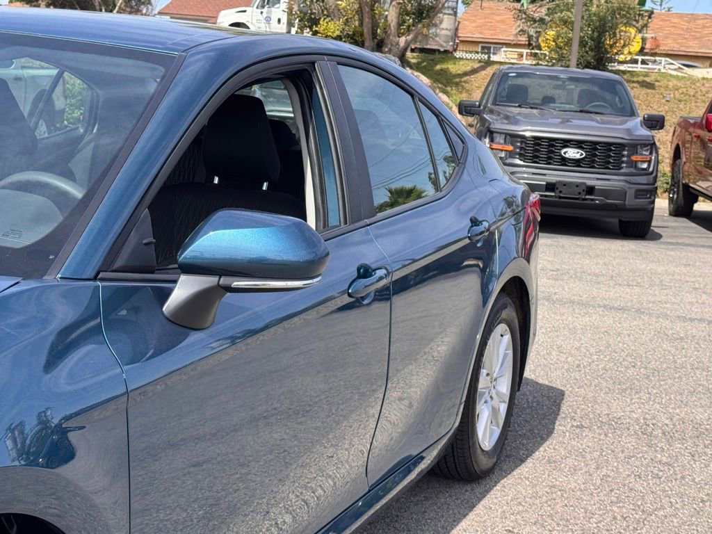 Used 2025 Toyota Camry LE w/ Convenience Package FWD image 9