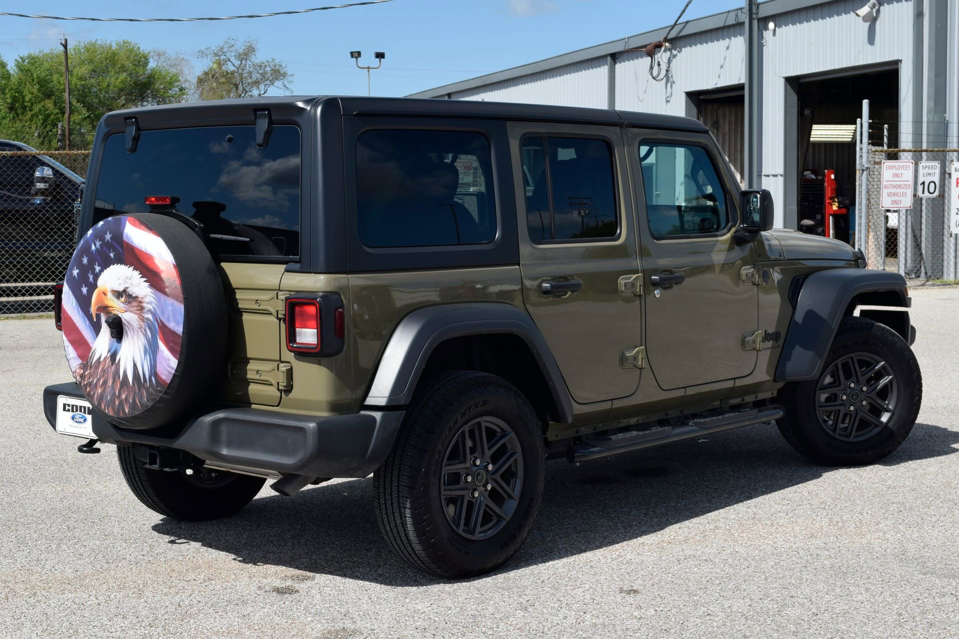 Used 2025 Jeep Wrangler Unlimited Sport AWD/4WD image 6