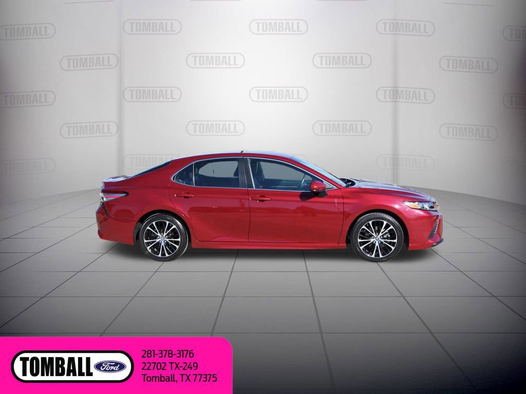 Used 2018 Toyota Camry L image 6