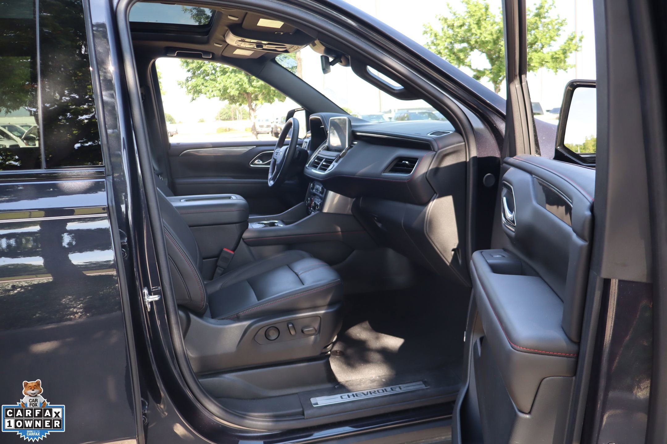 Used 2024 Chevrolet Tahoe RST w/ Luxury Package RWD image 32