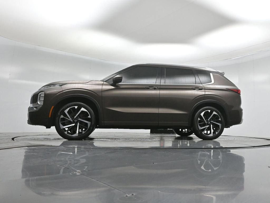 Used 2022 Mitsubishi Outlander SEL image 24