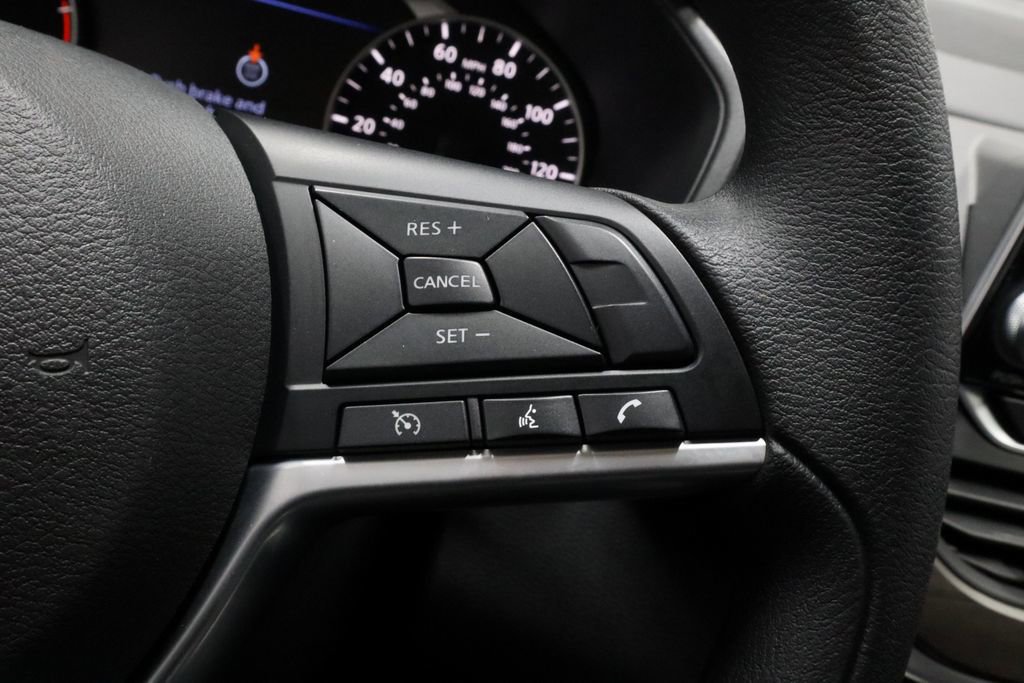 Used 2025 Nissan Altima 2.5 SV image 28