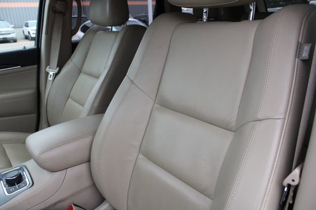 Used 2020 Jeep Grand Cherokee Limited AWD/4WD image 6