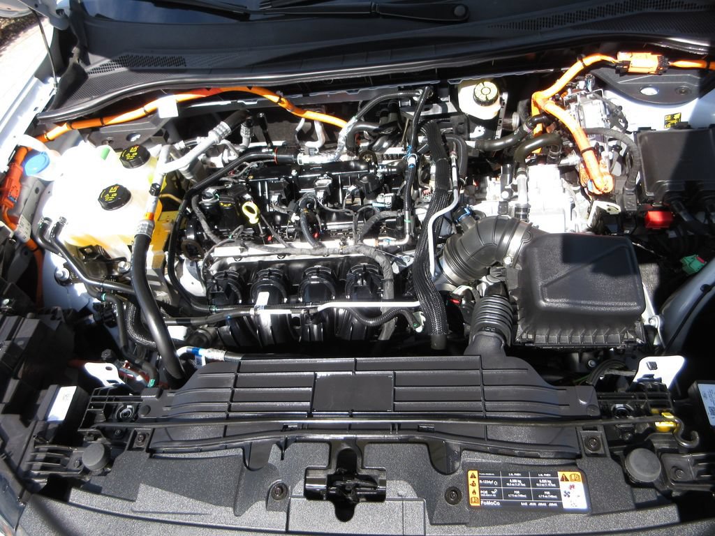 Certified 2025 Ford Escape SE FWD image 29