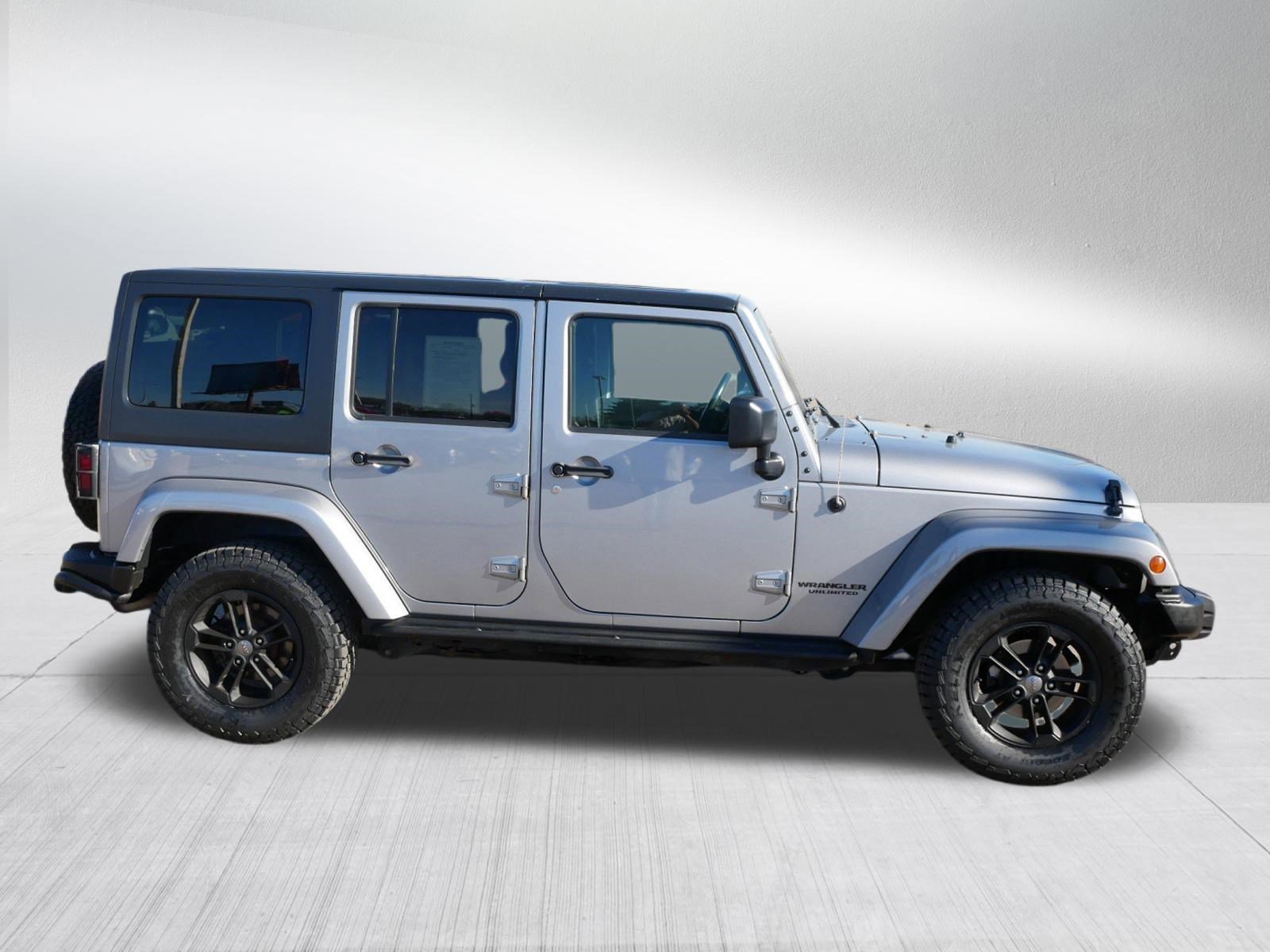 Used 2017 Jeep Wrangler Unlimited Sahara AWD/4WD image 6