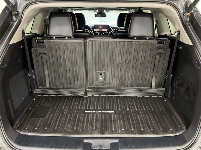 Used 2024 Toyota Highlander Limited AWD/4WD image 20