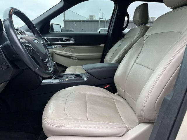 Certified 2018 Ford Explorer Limited w/ Equipment Group 301A FWD image 21