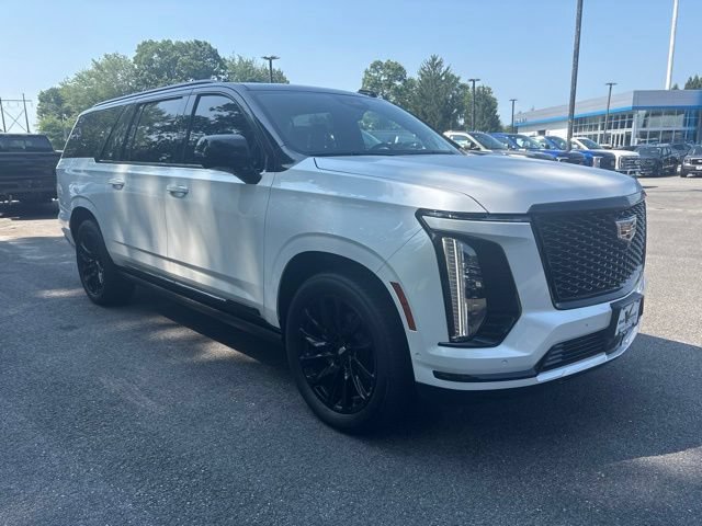 Used 2025 Cadillac Escalade ESV Sport w/ Touring Package AWD/4WD image 4