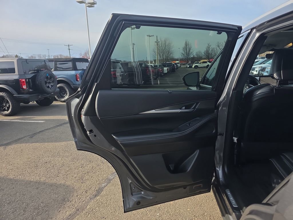 Used 2023 INFINITI QX60 Luxe w/ Cargo Package AWD/4WD image 24