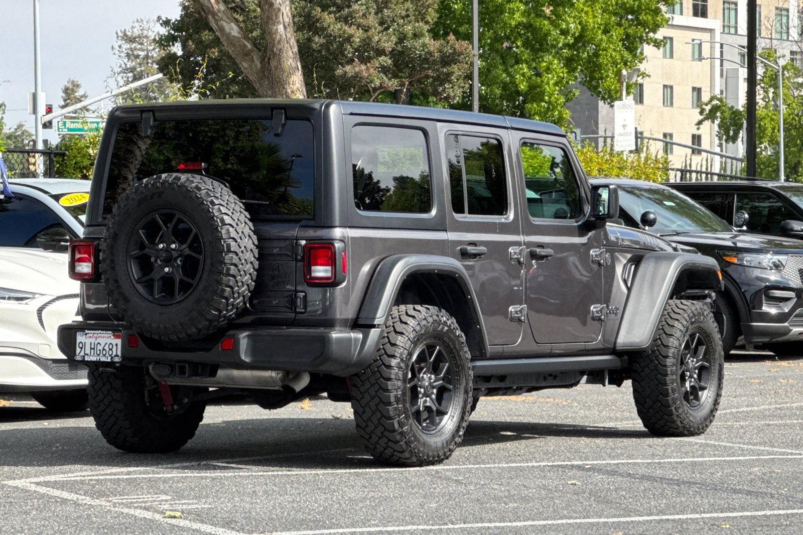 Used 2024 Jeep Wrangler Unlimited Sport AWD/4WD image 4