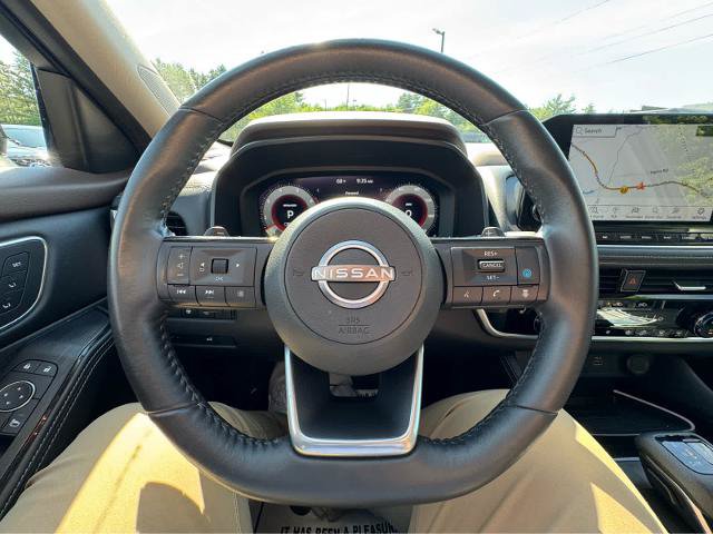 Used 2022 Nissan Rogue Platinum w/ Head-Up Display Package AWD/4WD image 17