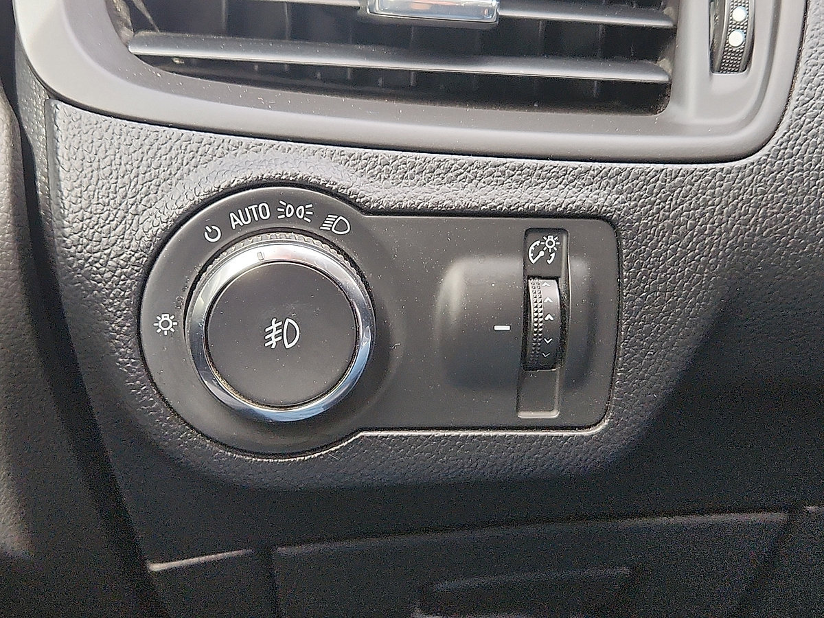 Used 2019 Buick Envision Premium w/ LPO, Active Package AWD/4WD image 26