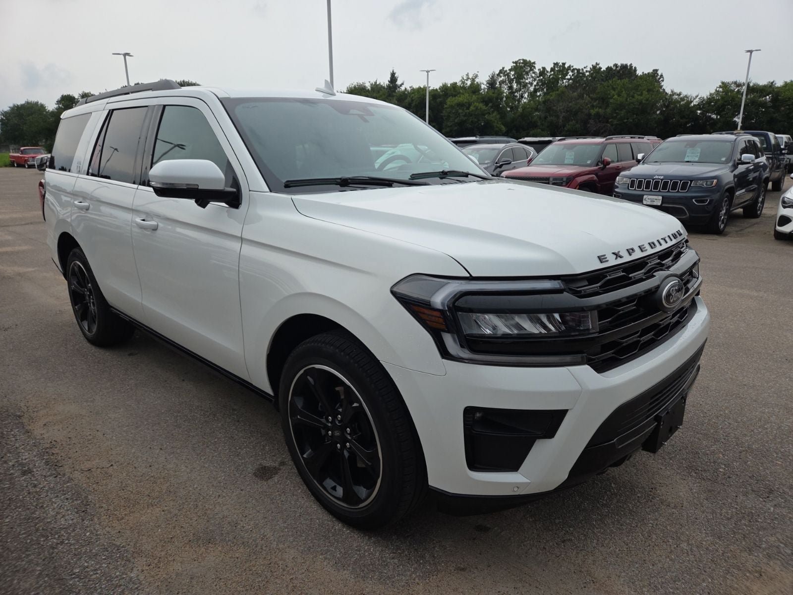 Certified 2024 Ford Expedition Limited AWD/4WD image 7