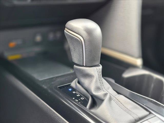 Used 2025 Toyota Camry SE FWD image 13