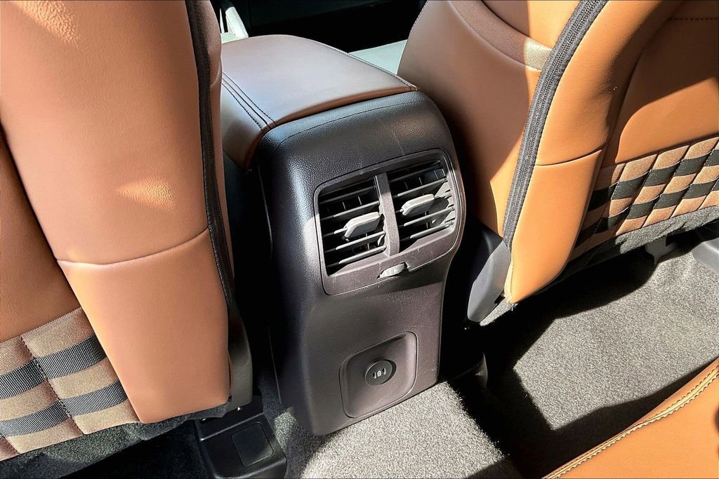 Certified 2025 Ford Bronco Sport Outer Banks w/ Outer Banks Tech Package+ image 32