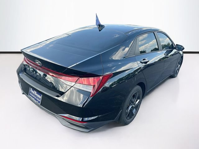 Used 2022 Hyundai Elantra SEL FWD image 10