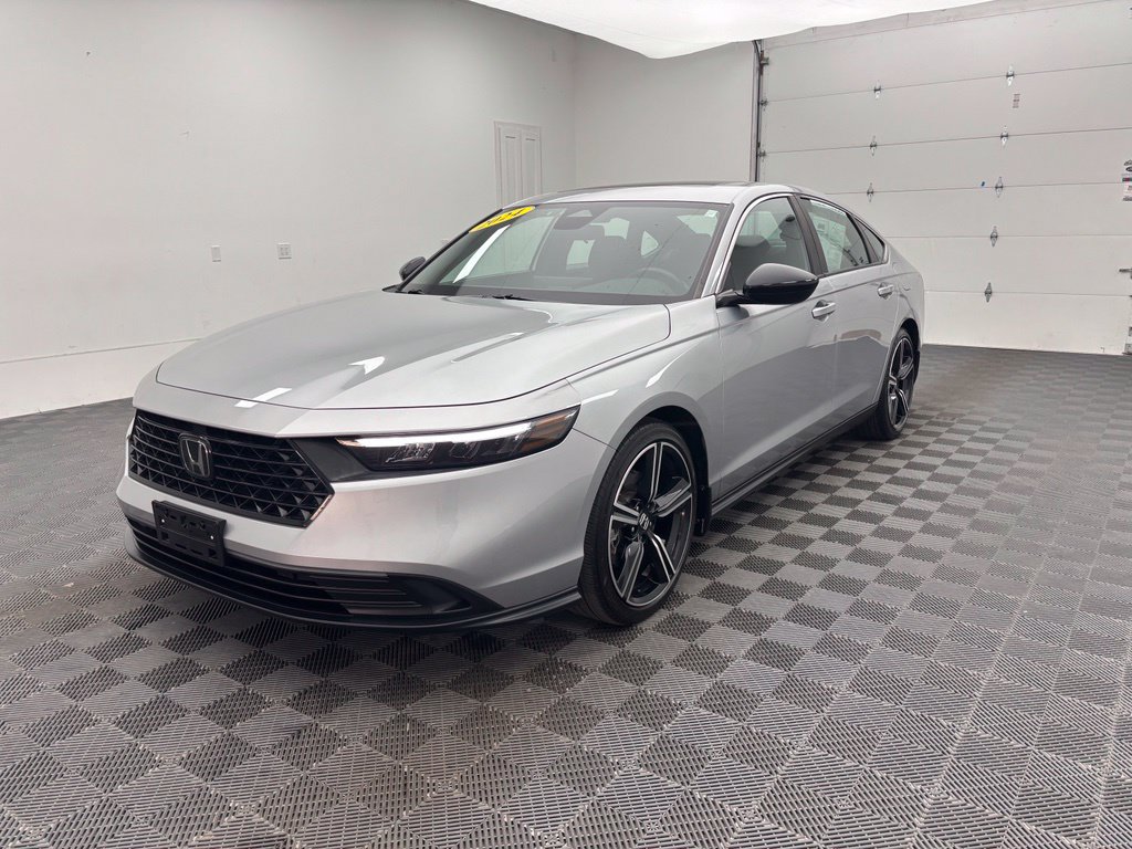 Used 2024 Honda Accord Sport image 2