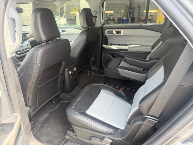 Certified 2022 Ford Explorer XLT w/ Equipment Group 202A AWD/4WD image 24