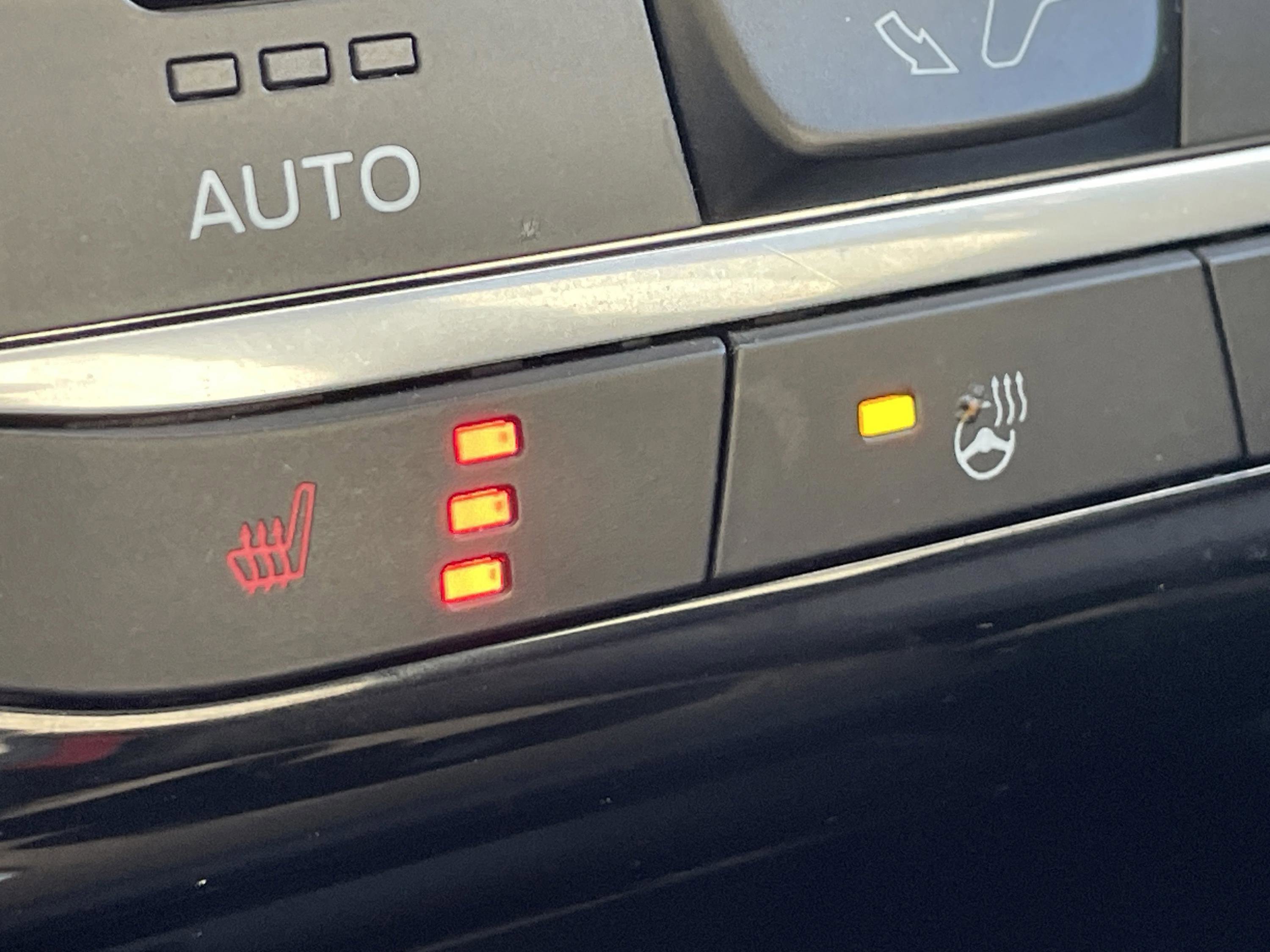 Certified 2022 Ford Escape SE w/ Cold Weather Package image 19