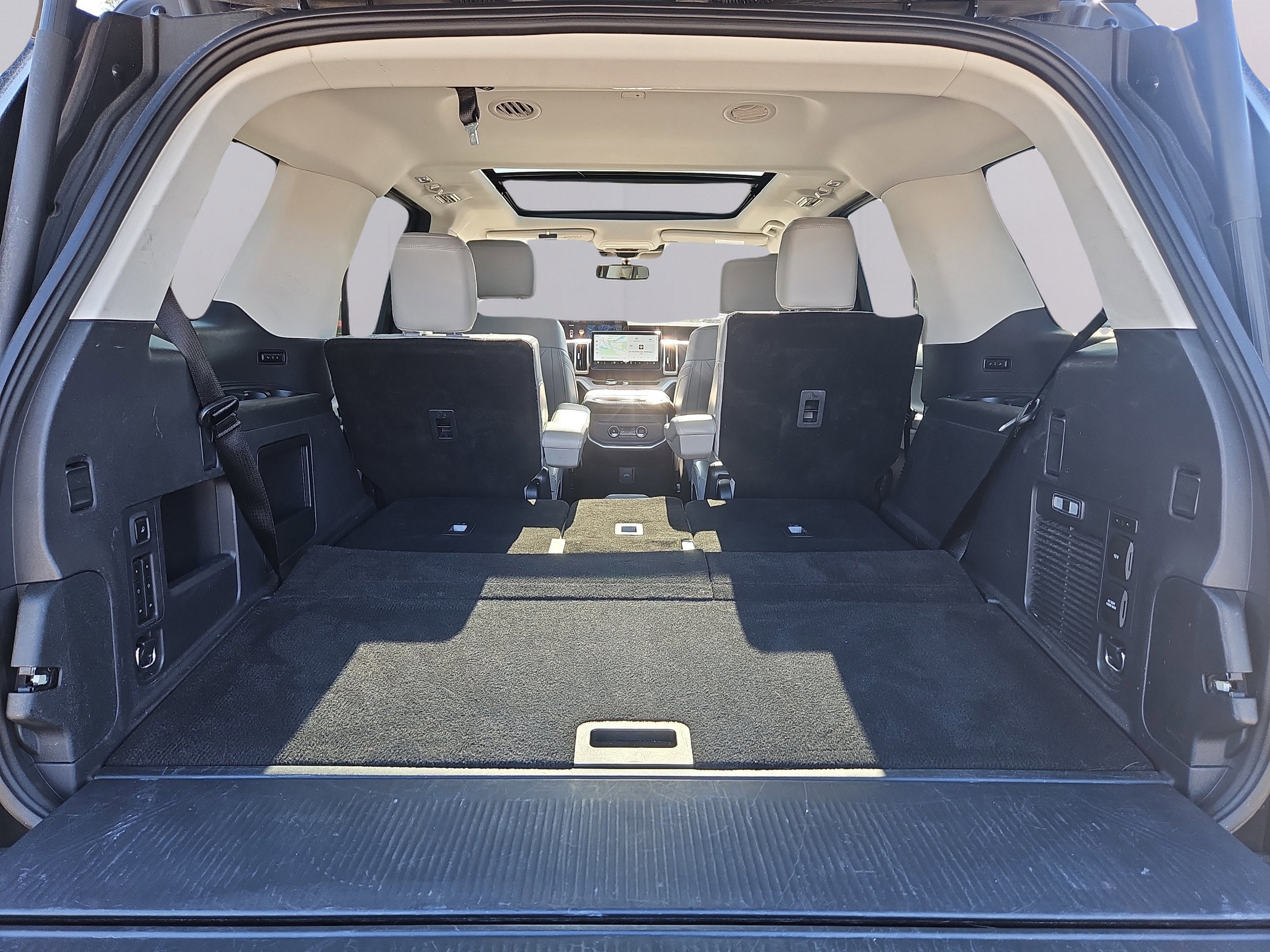 Certified 2025 Ford Expedition Active image 37