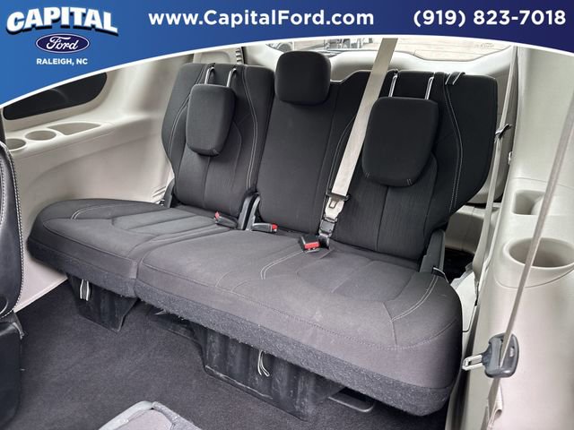 Used 2023 Chrysler Voyager LX FWD image 18