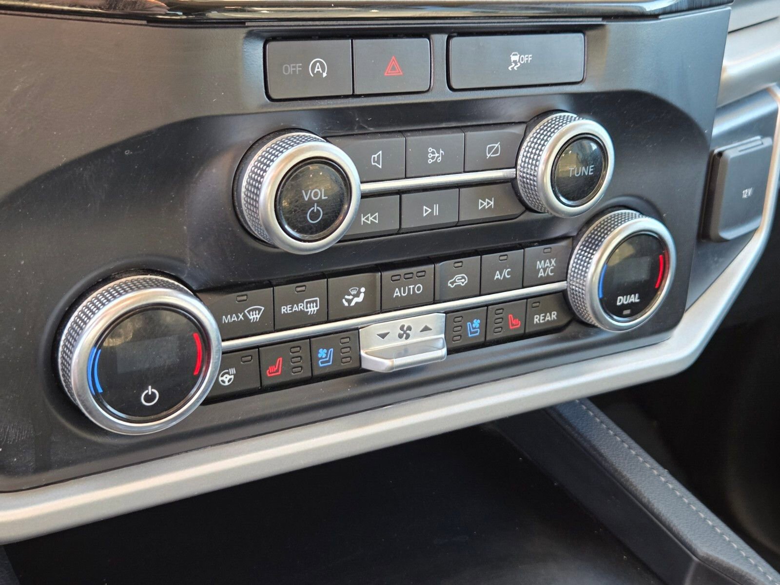 Certified 2024 Ford Expedition Max XLT image 23