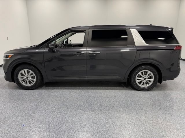 Used 2022 Kia Carnival LX FWD image 8