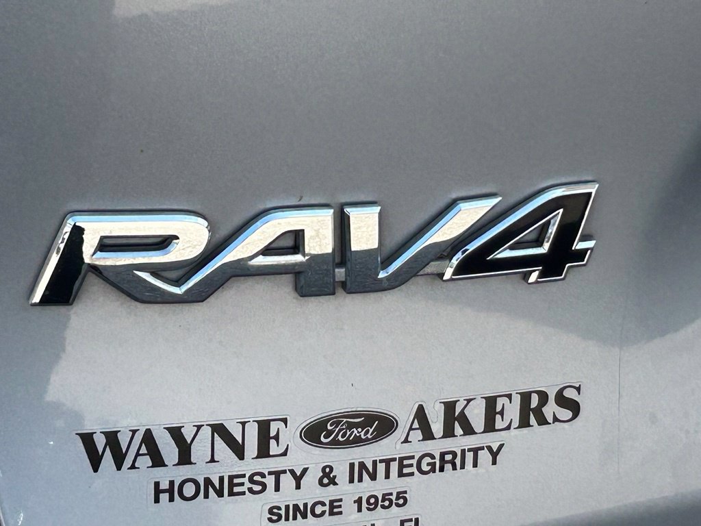Used 2020 Toyota RAV4 XLE FWD image 24