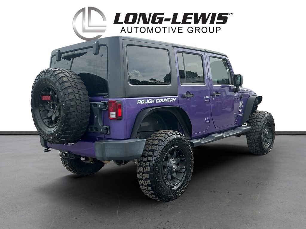 Used 2017 Jeep Wrangler Unlimited Sahara w/ Max Tow Package AWD/4WD image 7