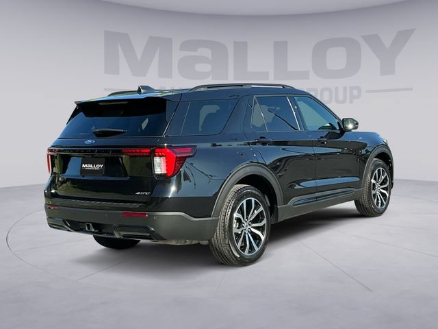 Certified 2025 Ford Explorer ST-Line AWD/4WD image 5