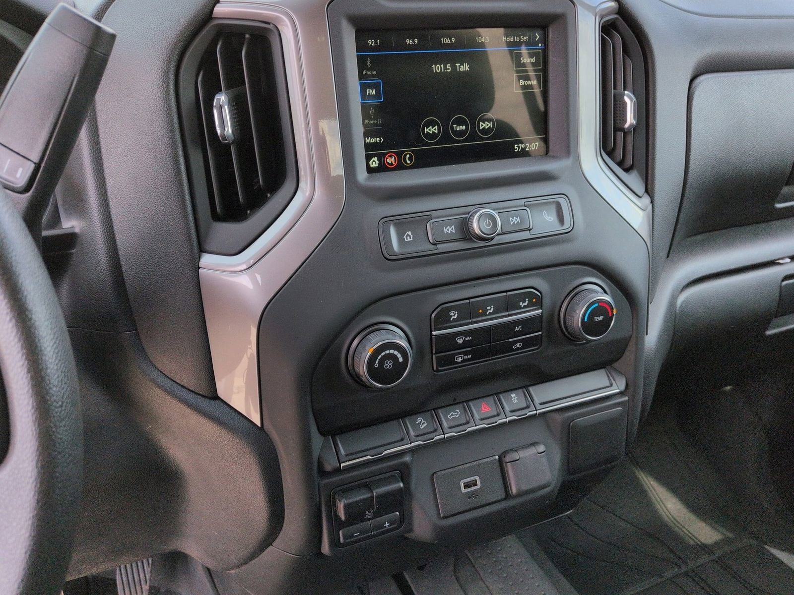 Used 2019 Chevrolet Silverado 1500 Custom Trail Boss AWD/4WD image 28